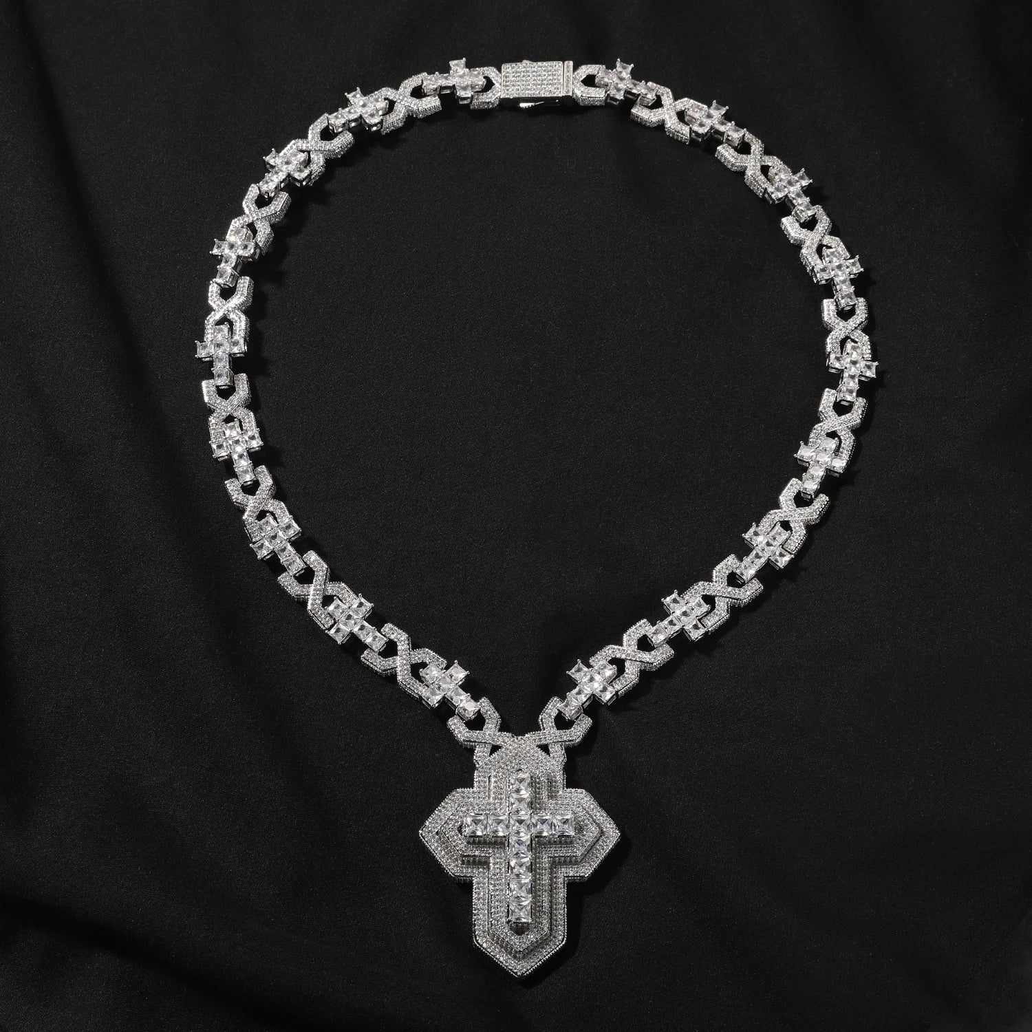 Collar Colgante Cruz de Tres Capas con Circonita Cúbica y Cadena de Eslabones Hip Hop Unisex