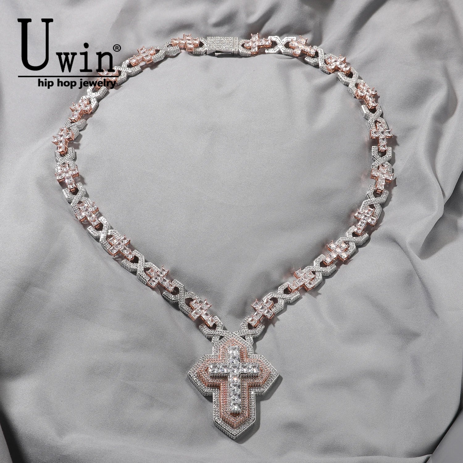 Collar Colgante Cruz de Tres Capas con Circonita Cúbica y Cadena de Eslabones Hip Hop Unisex